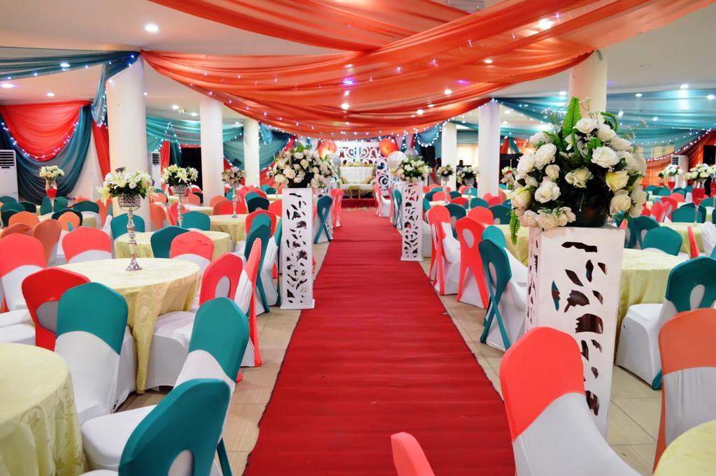 โรงแรมเดอ ซานโตส Agege ภายนอก รูปภาพ