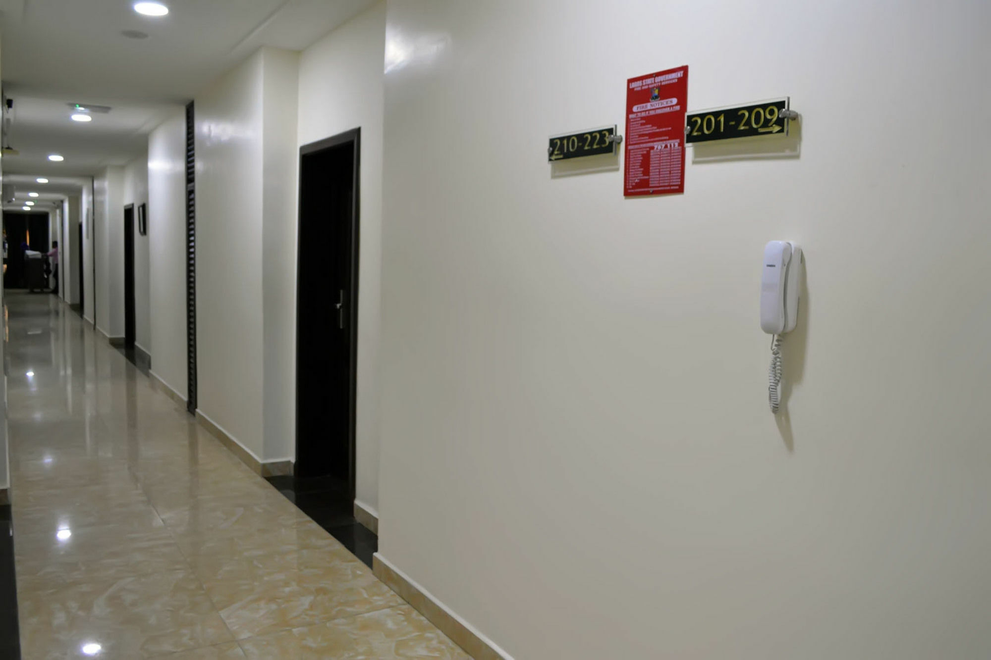 โรงแรมเดอ ซานโตส Agege ภายนอก รูปภาพ